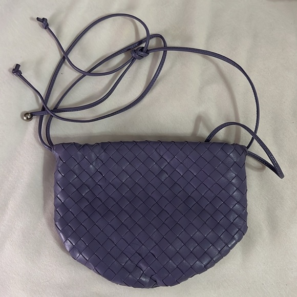 Bottega Veneta Purple Wooven Bag - Picture 3 of 4